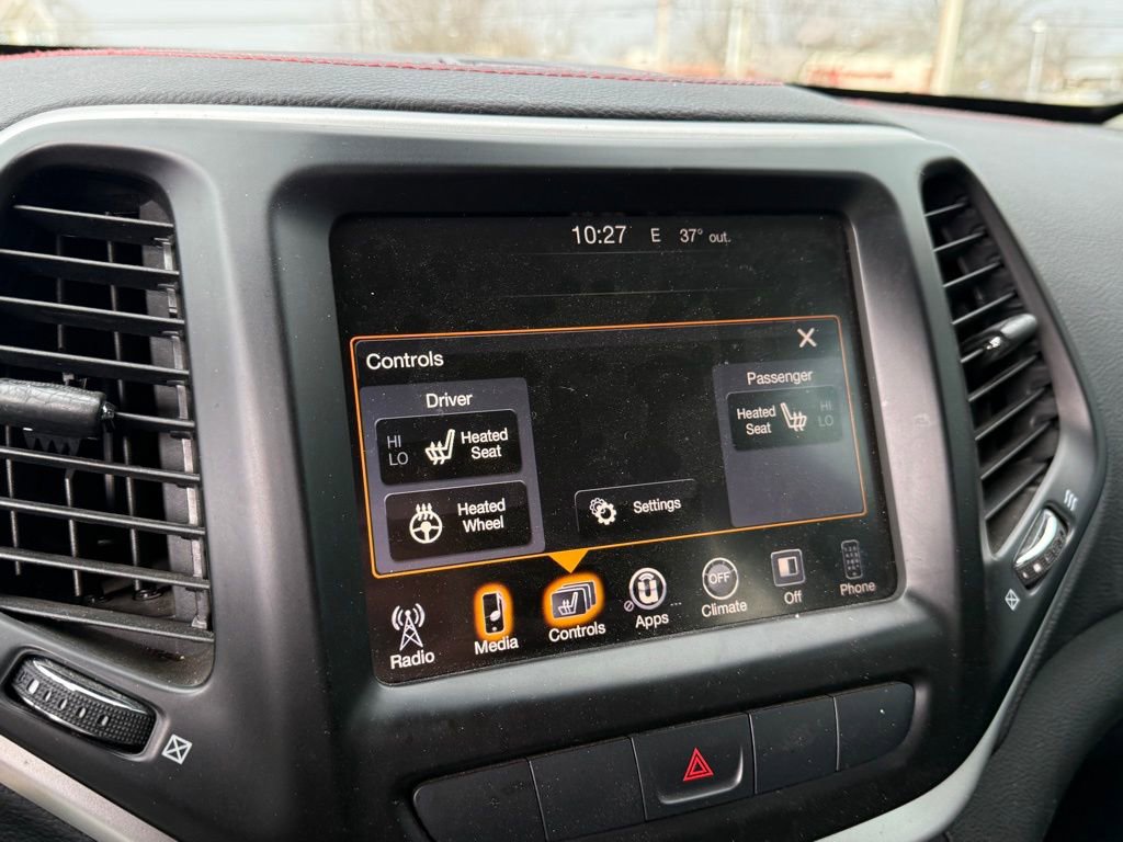 Used 2015 Jeep Cherokee Trailhawk w/ Cold Weather Group image 21