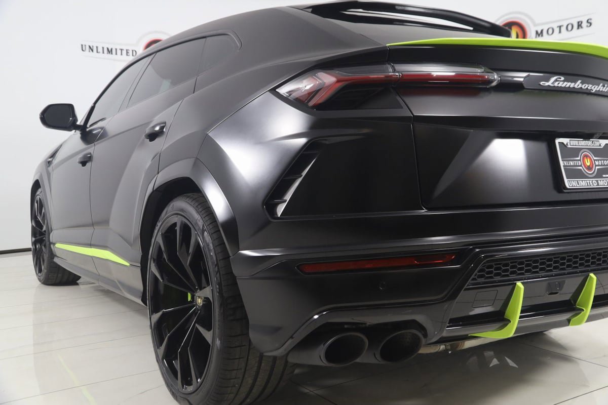 Used 2022 Lamborghini Urus AWD/4WD image 40