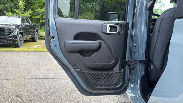 Certified 2025 Jeep Gladiator Sport AWD/4WD image 24
