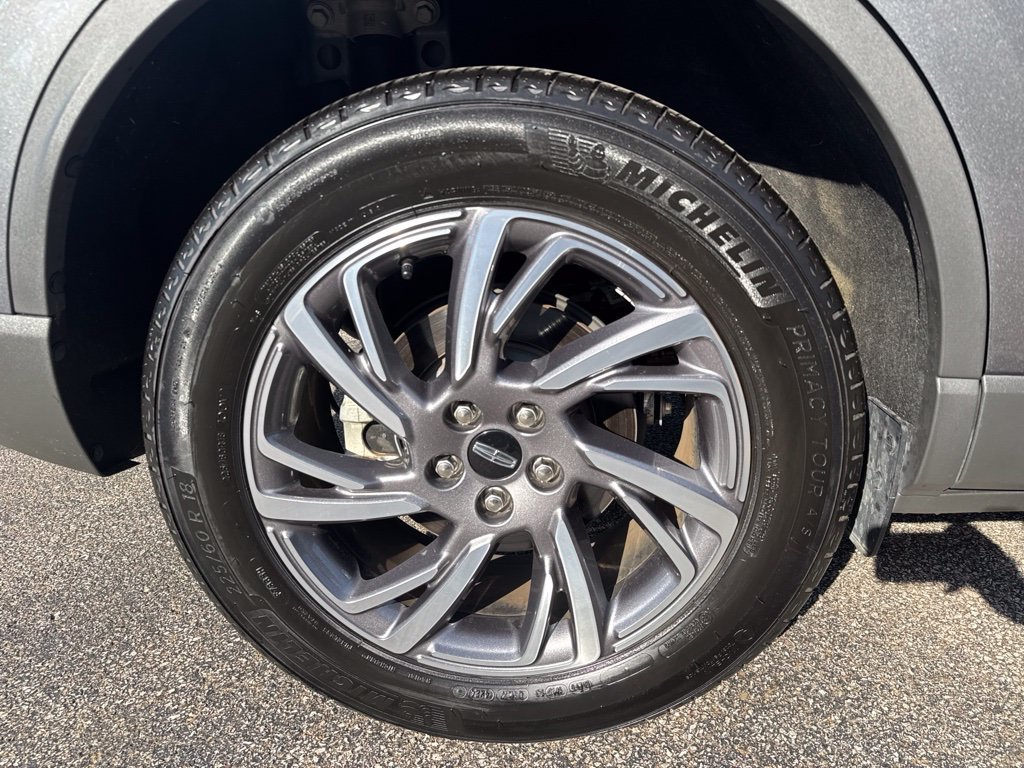 Used 2025 Lincoln Corsair AWD w/ Equipment Group 101A image 17