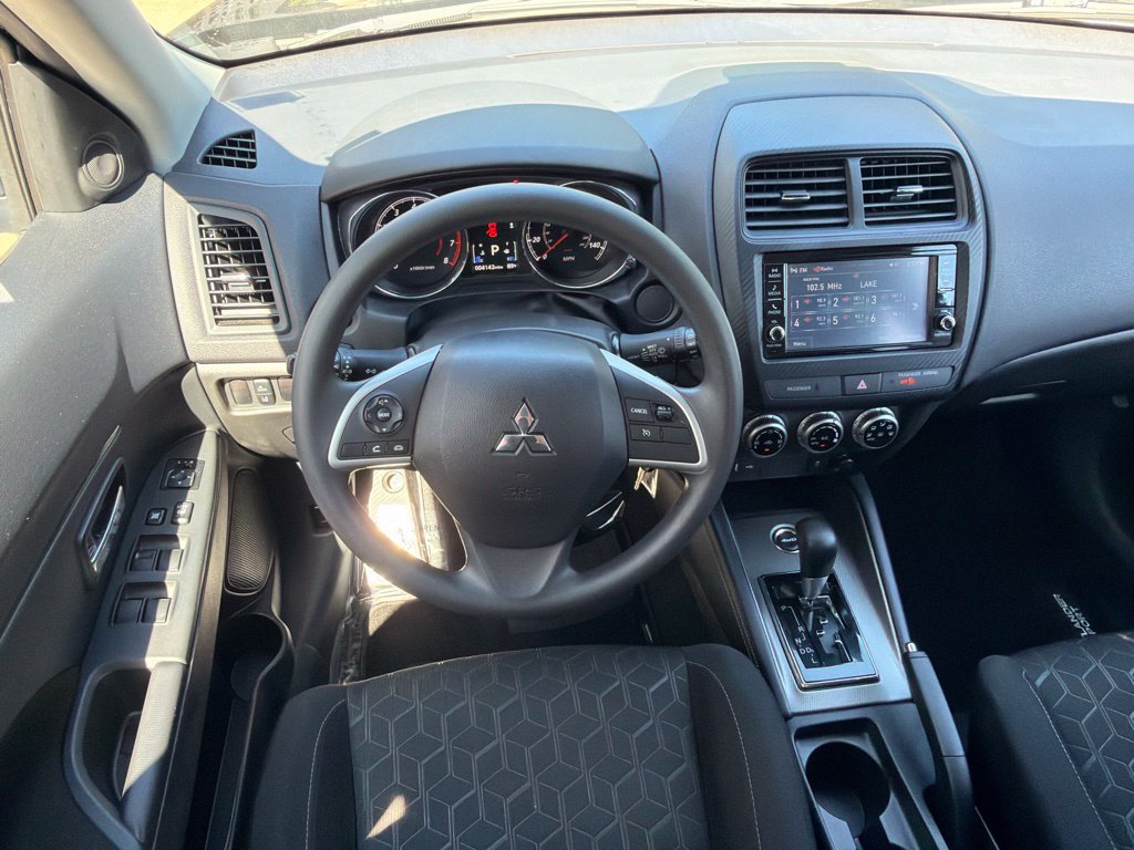 Used 2025 Mitsubishi Outlander Sport ES AWD/4WD image 33