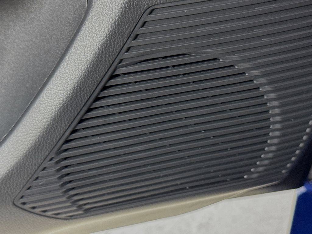 Used 2025 Toyota Prius LE FWD image 22