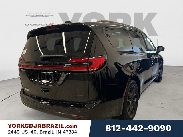 New 2027 Chrysler Pacifica Limited FWD image 5