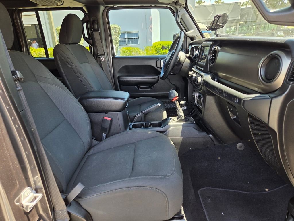 Used 2018 Jeep Wrangler Unlimited Sport S AWD/4WD image 17