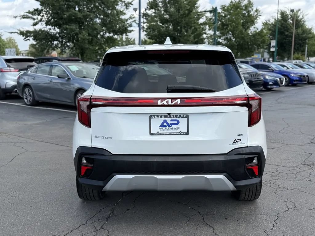 Used 2024 Kia Seltos LX AWD/4WD image 5