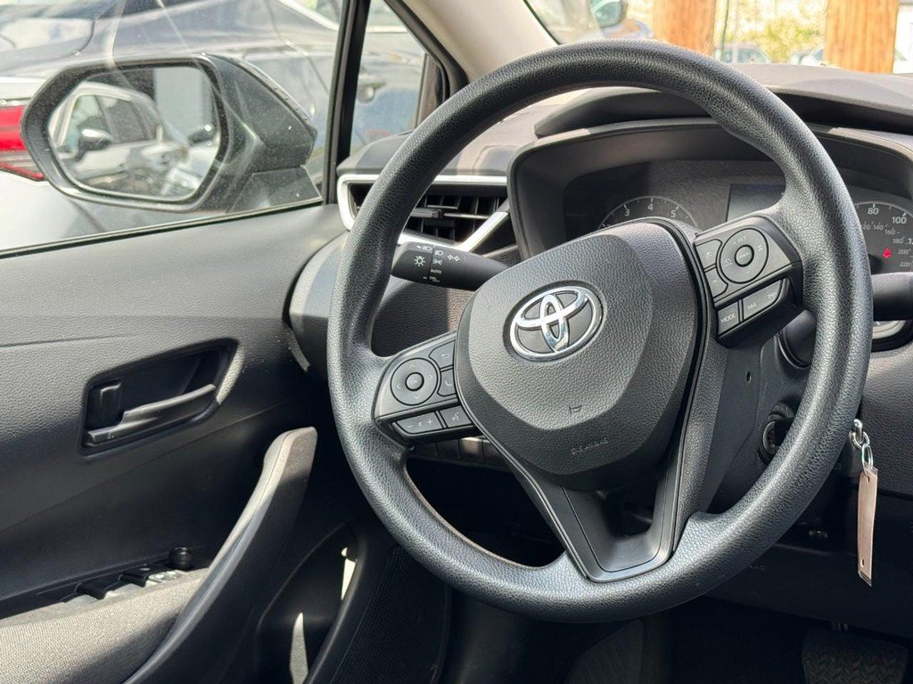 Used 2025 Toyota Corolla LE FWD image 15