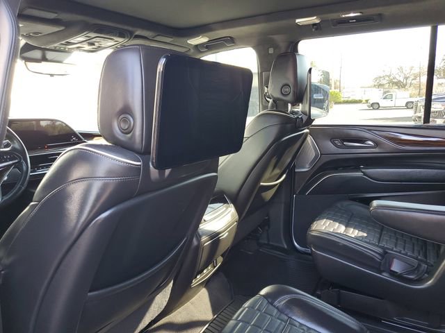 Used 2022 Cadillac Escalade Sport Platinum w/ LPO, ONYX Package image 9