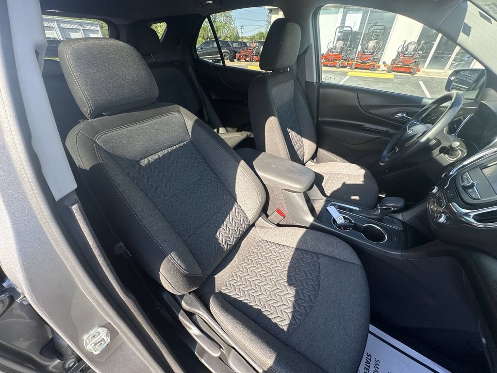 Used 2024 Chevrolet Equinox LT FWD image 23