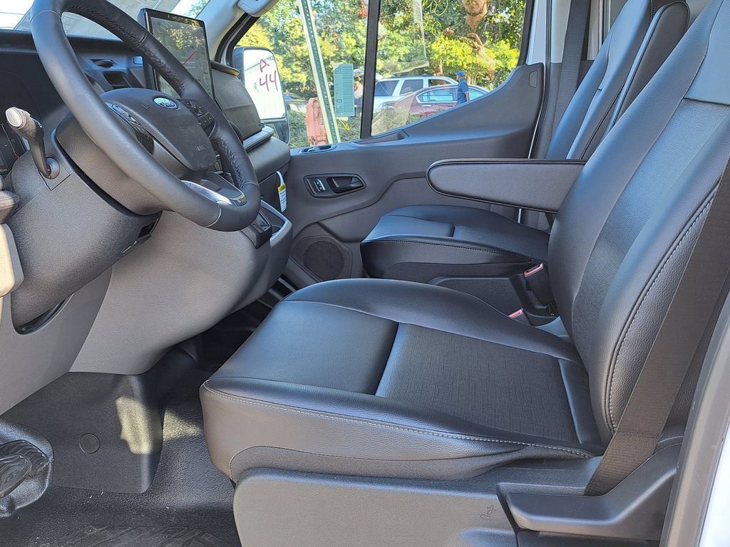 New 2026 Ford Transit 250 148 Medium Roof RWD image 13