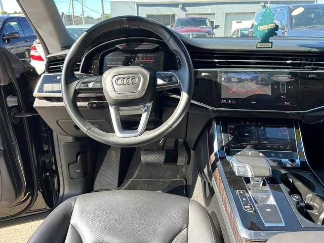 Used 2022 Audi Q8 Premium Plus w/ Premium Plus Package image 13