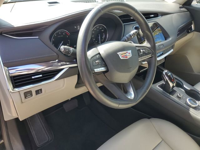 Used 2022 Cadillac XT4 Luxury w/ Driver Awareness Package image 18