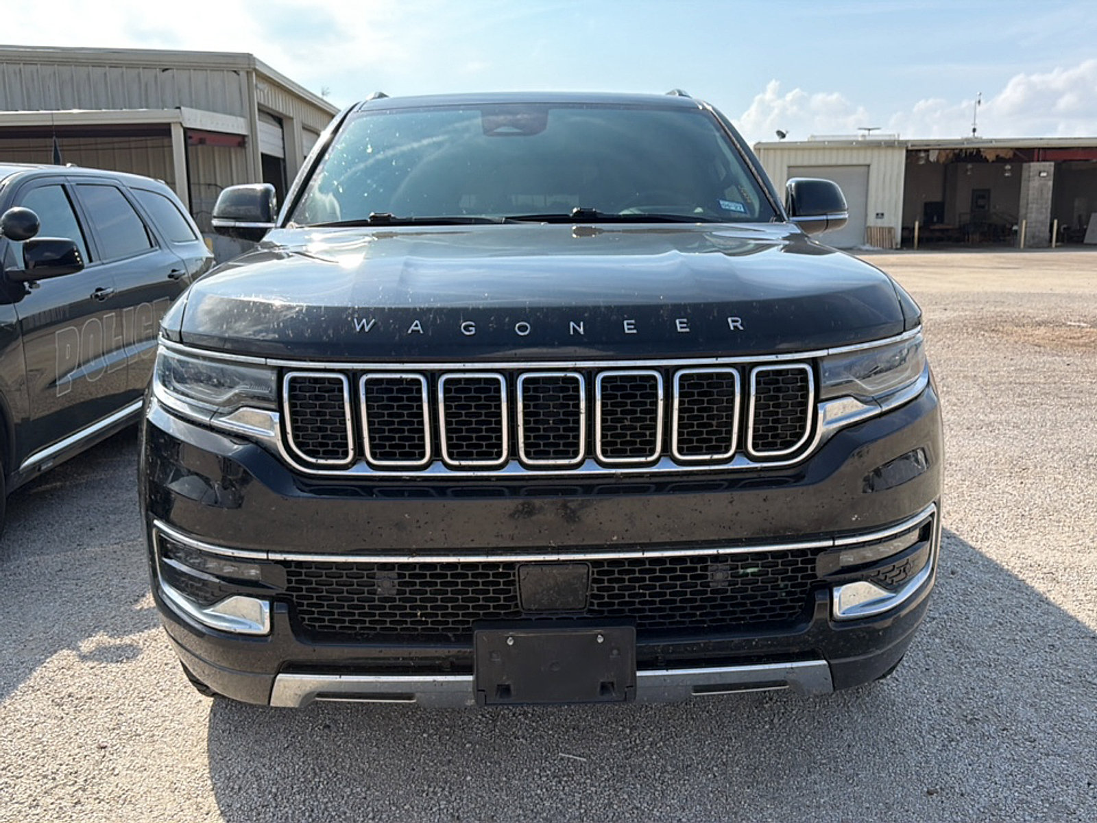 Used 2022 Jeep Wagoneer Series III w/ Premium Group I AWD/4WD image 2