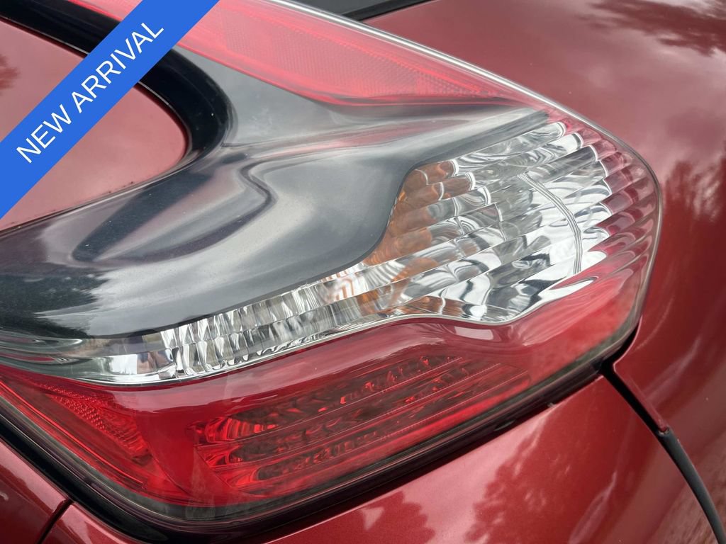 Used 2016 Nissan Juke S FWD image 10