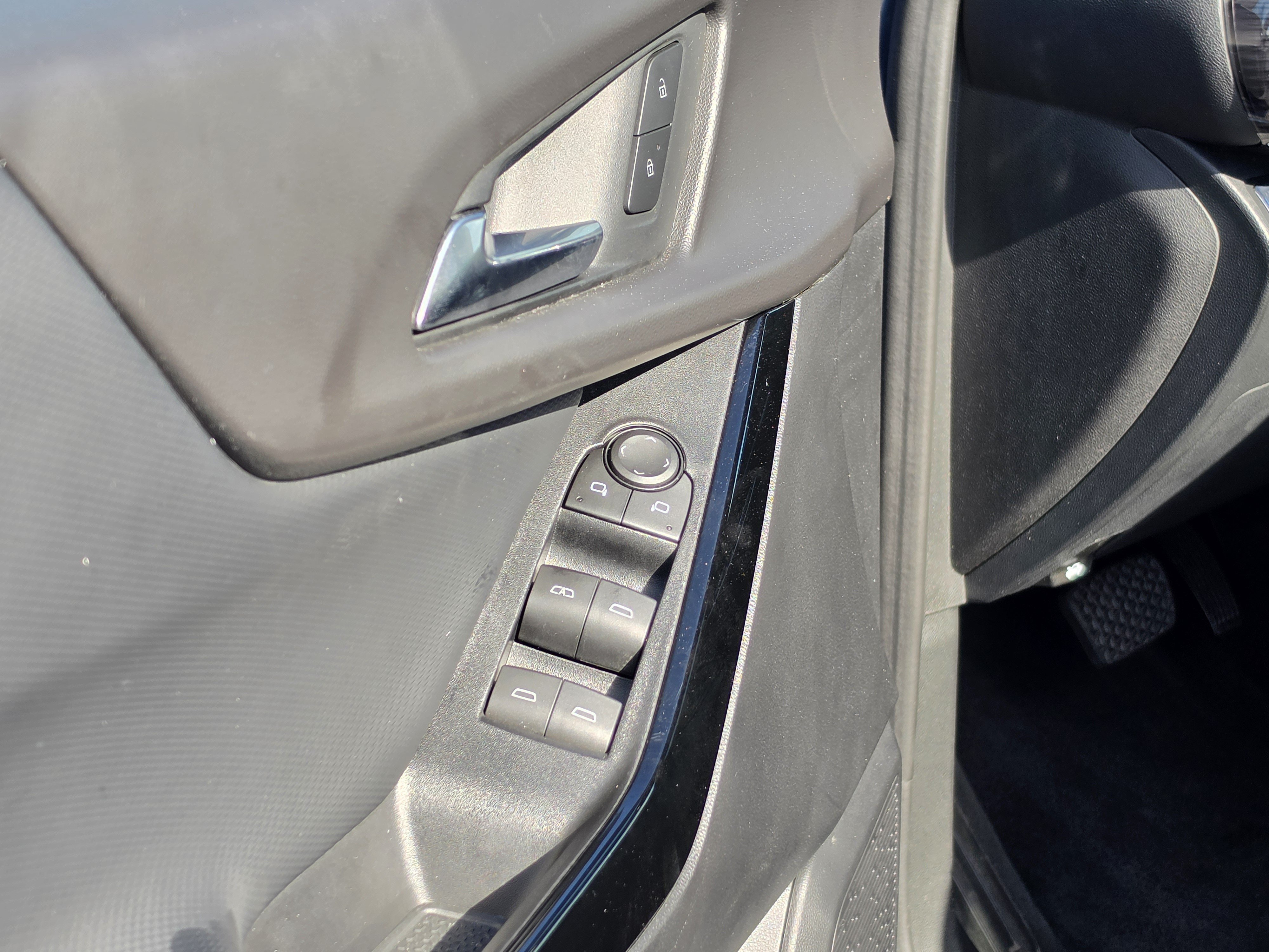 Certified 2026 Chevrolet Equinox LT FWD image 16
