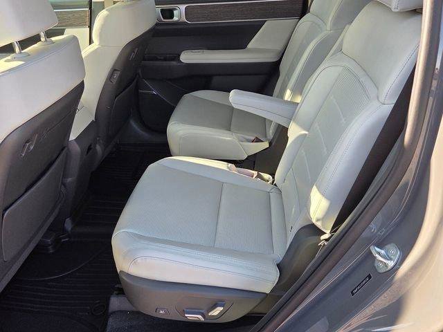 Used 2025 Hyundai Santa Fe Calligraphy image 17