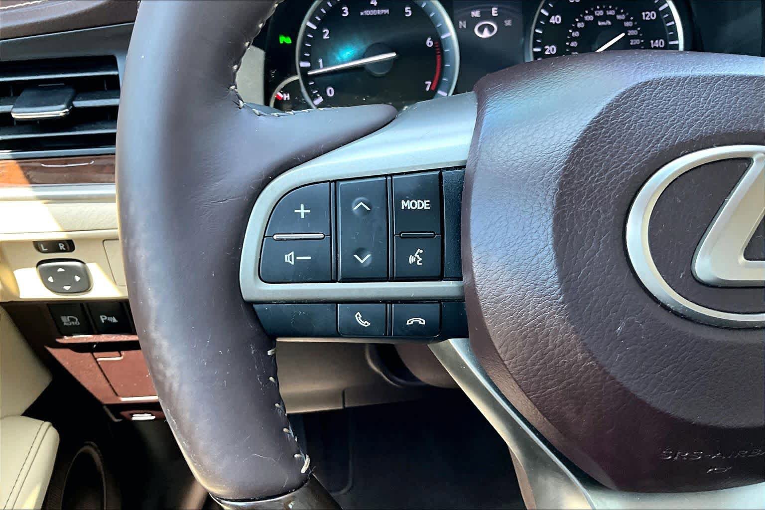Used 2017 Lexus ES 350 w/ Luxury Package FWD image 22