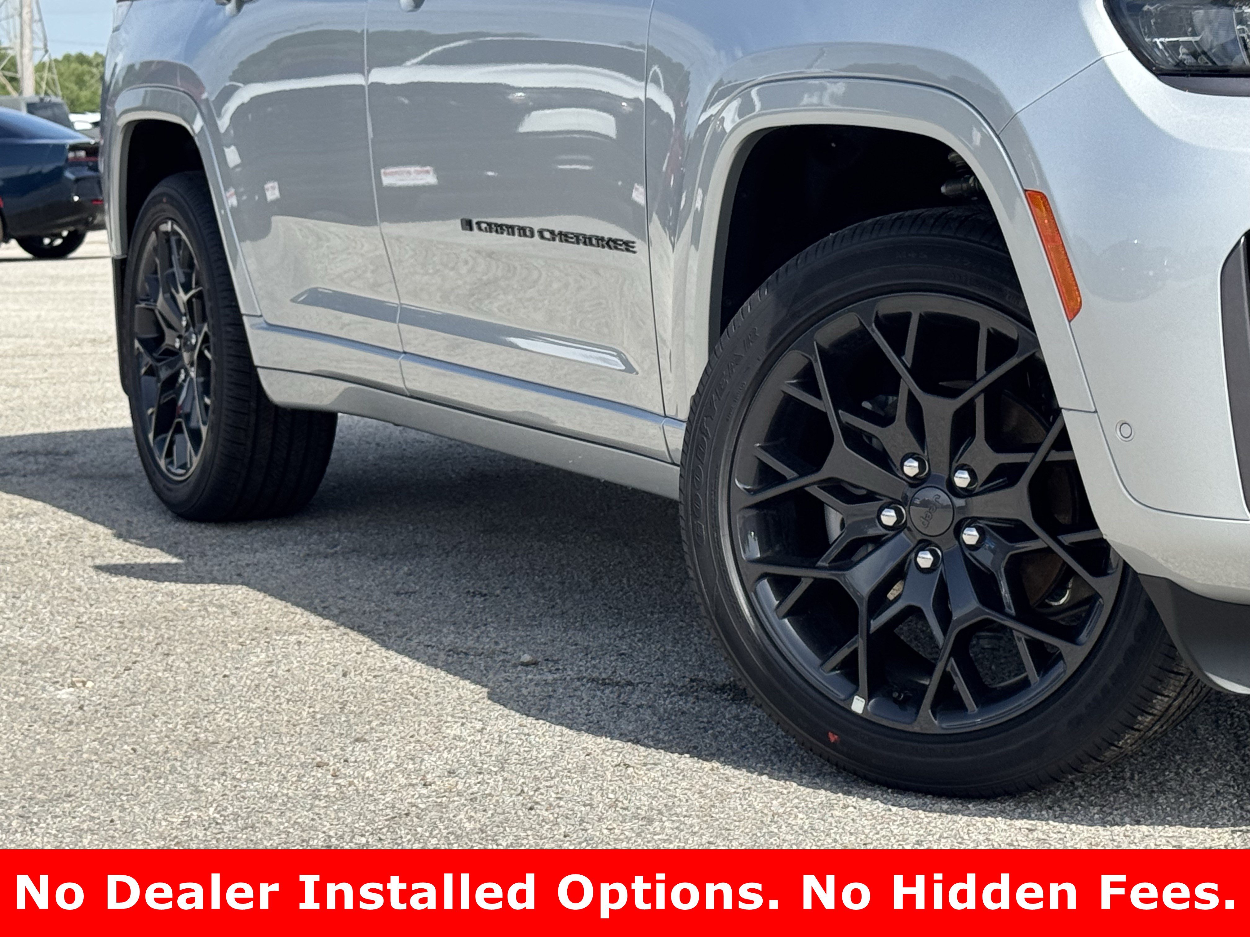 New 2026 Jeep Grand Cherokee Summit w/ Obsidian Package AWD/4WD image 3