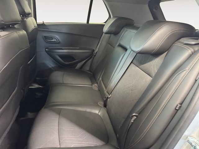 Used 2022 Chevrolet Trax LT w/ Sport Edition image 21