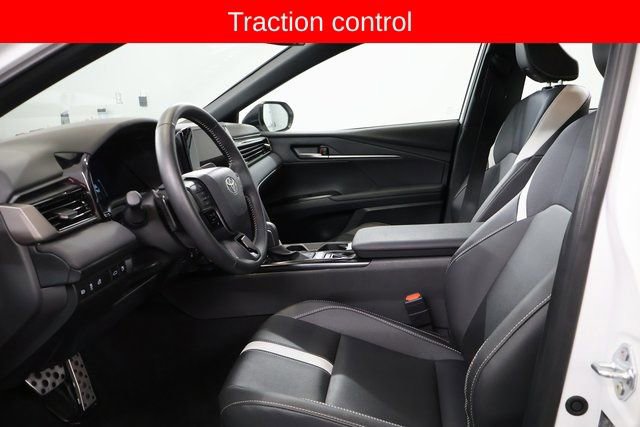 Used 2025 Toyota Camry SE image 14