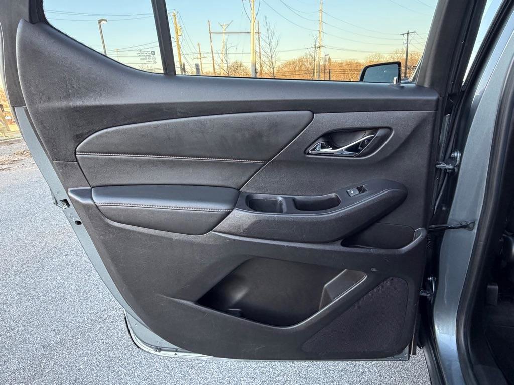 Used 2018 Chevrolet Traverse LS FWD image 22