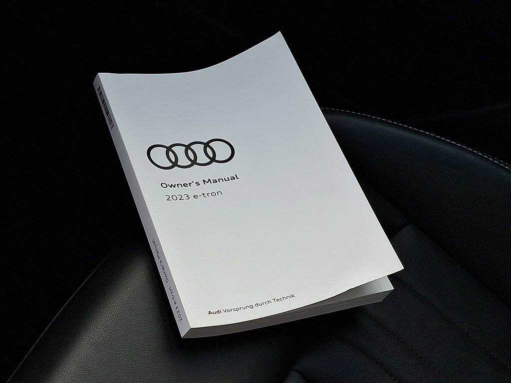 Used 2023 Audi e-tron Premium w/ Convenience Plus Package image 27