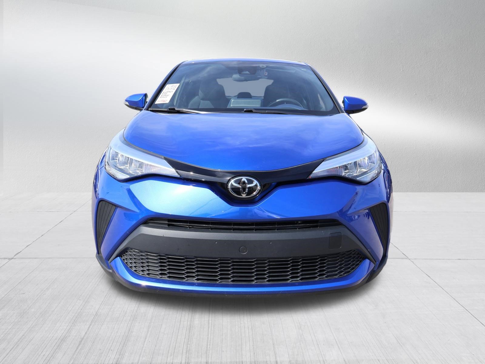 Used 2021 Toyota C-HR XLE image 2