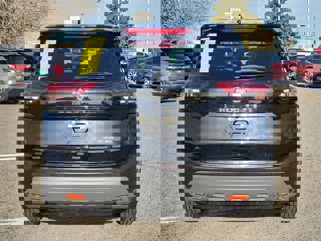 Certified 2023 Nissan Rogue SV image 5