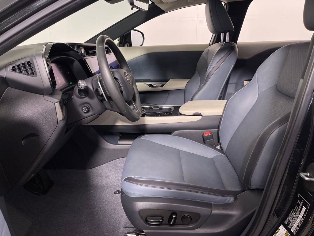 Used 2023 Lexus RZ 450e Premium image 12