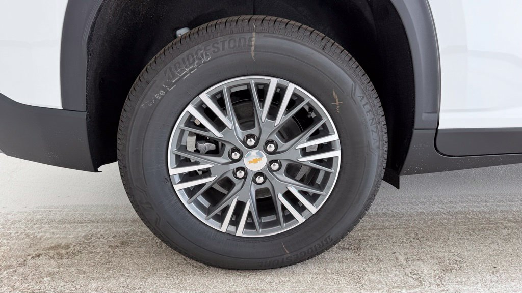 New 2027 Chevrolet Traverse LT w/ Driver Confidence Package FWD image 26