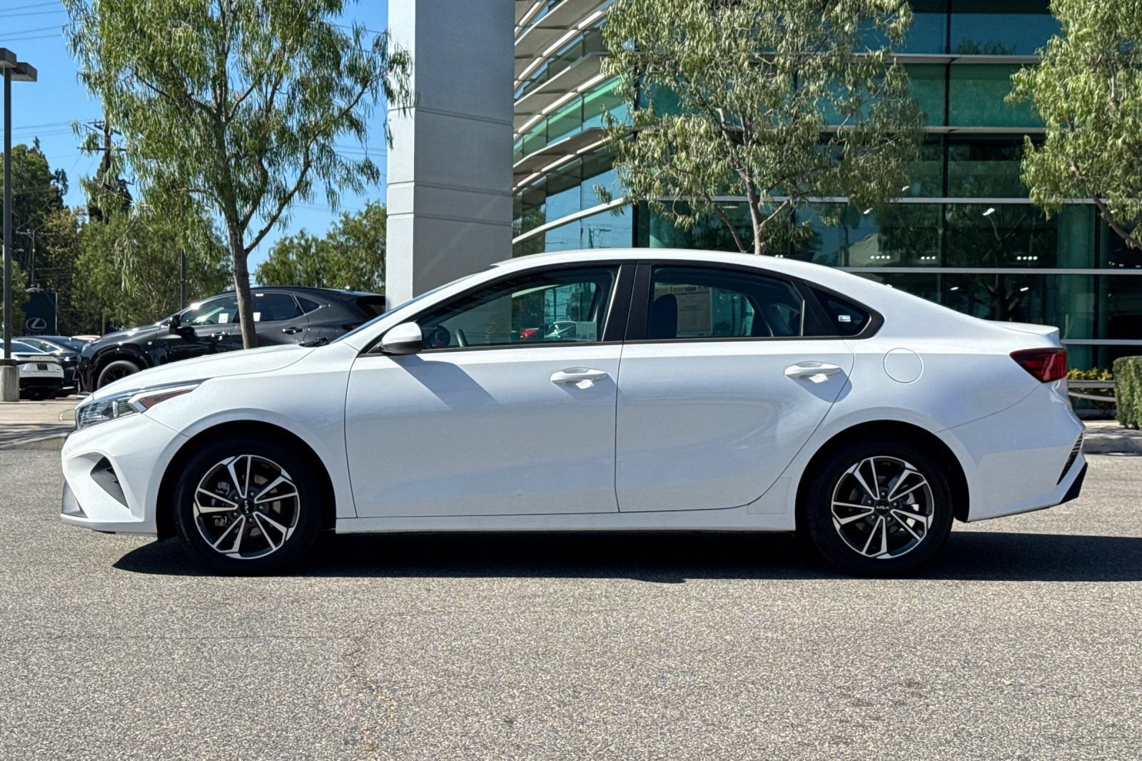 Used 2022 Kia Forte LXS FWD image 7