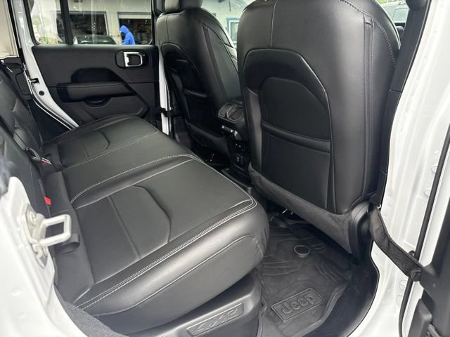 Used 2023 Jeep Wrangler Unlimited Sahara w/ Cold Weather Group AWD/4WD image 12