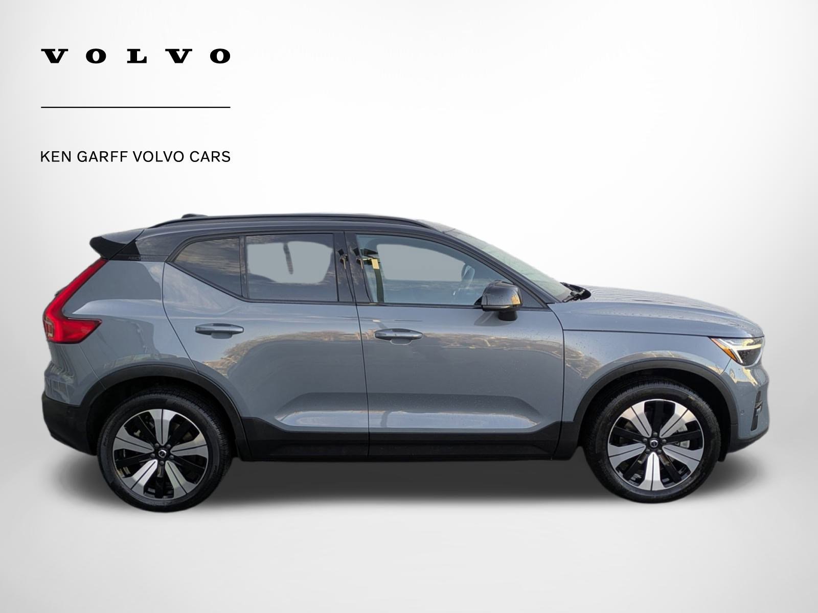 Certified 2023 Volvo XC40 Recharge Plus image 2