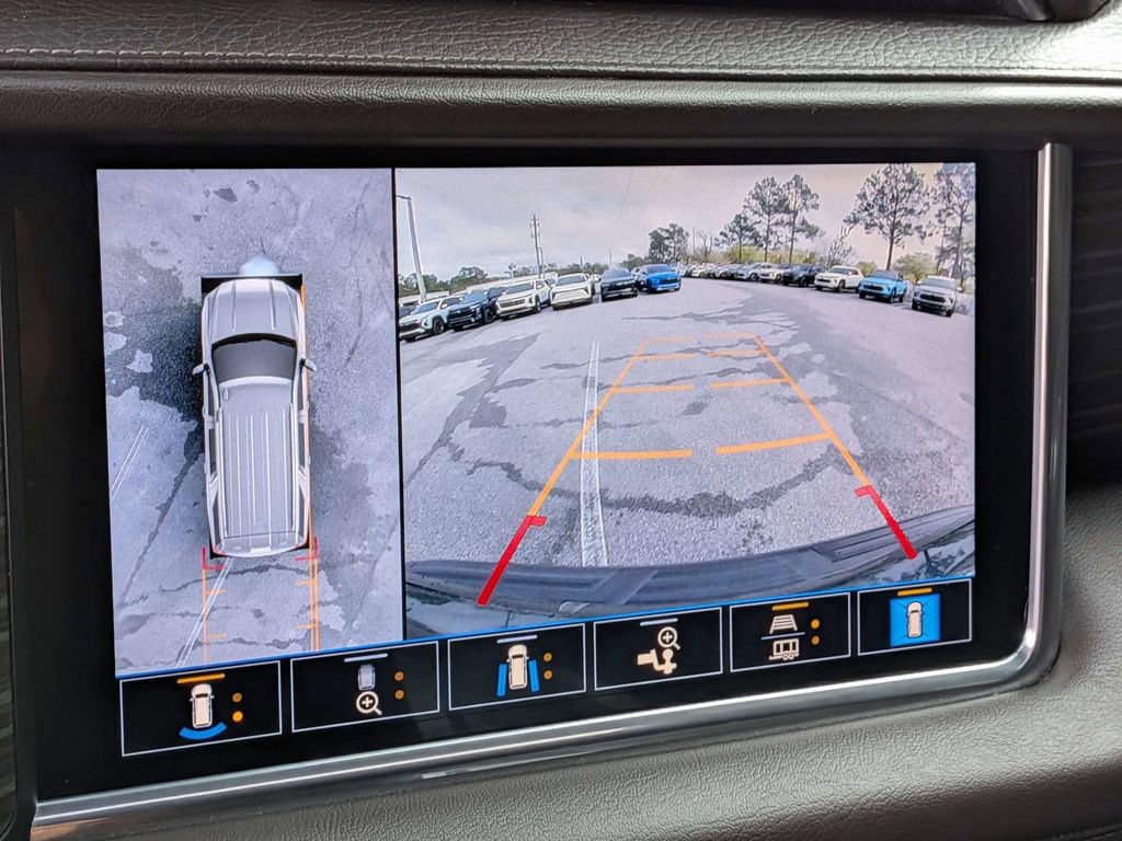 Used 2021 GMC Yukon XL Denali w/ Denali Premium Package image 21