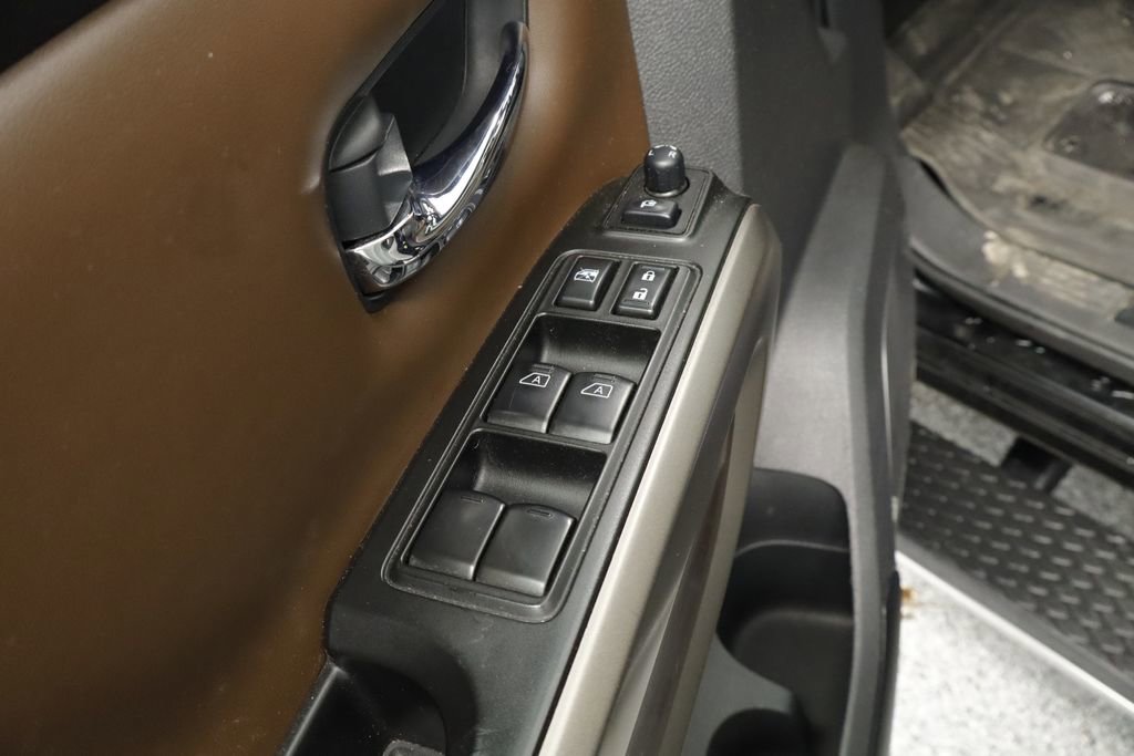 Used 2024 Nissan Titan Platinum Reserve w/ Moonroof Package AWD/4WD image 31