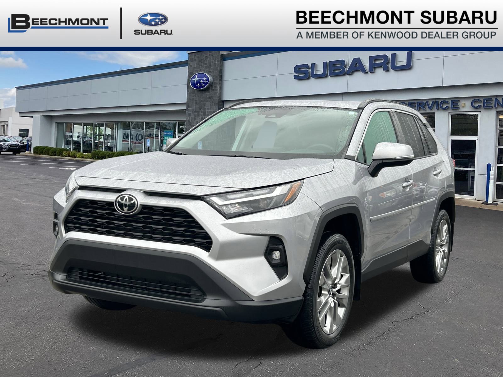 Used 2022 Toyota RAV4 XLE Premium image 3