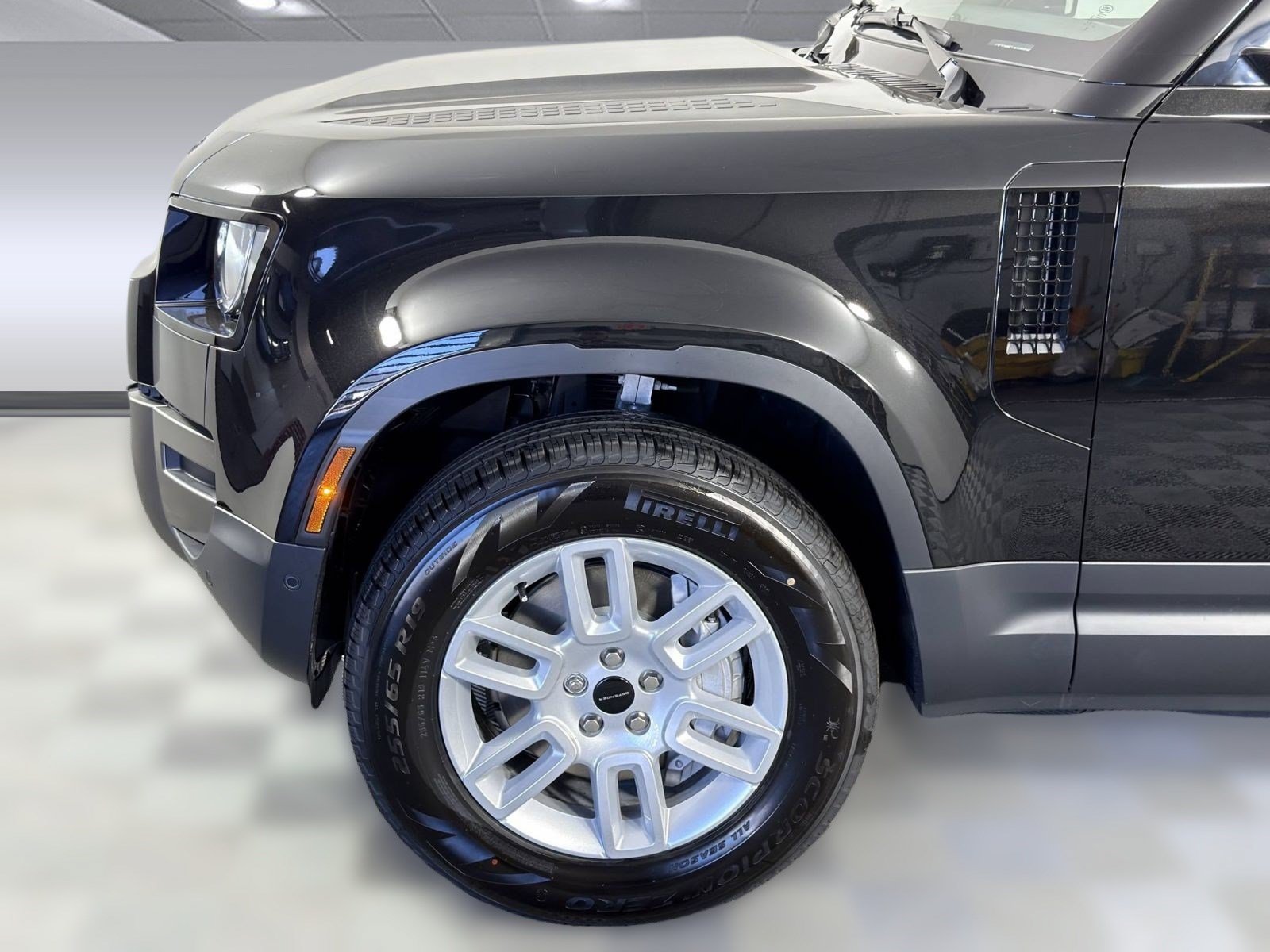 Used 2026 Land Rover Defender 110 S AWD/4WD image 10