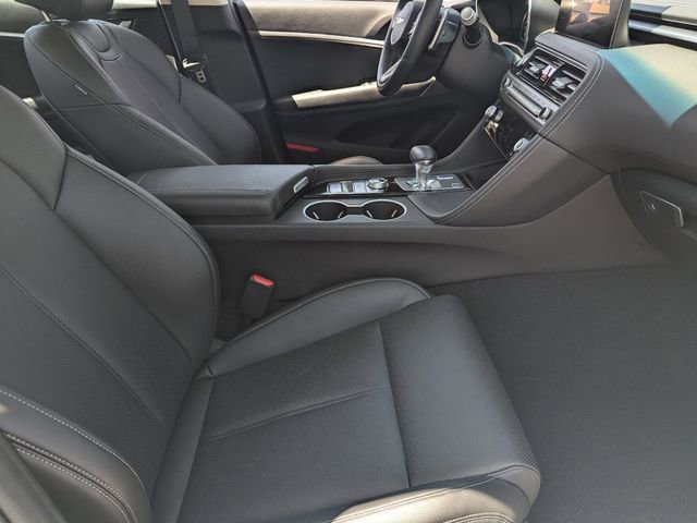 Used 2026 Genesis G70 2.5T RWD image 11