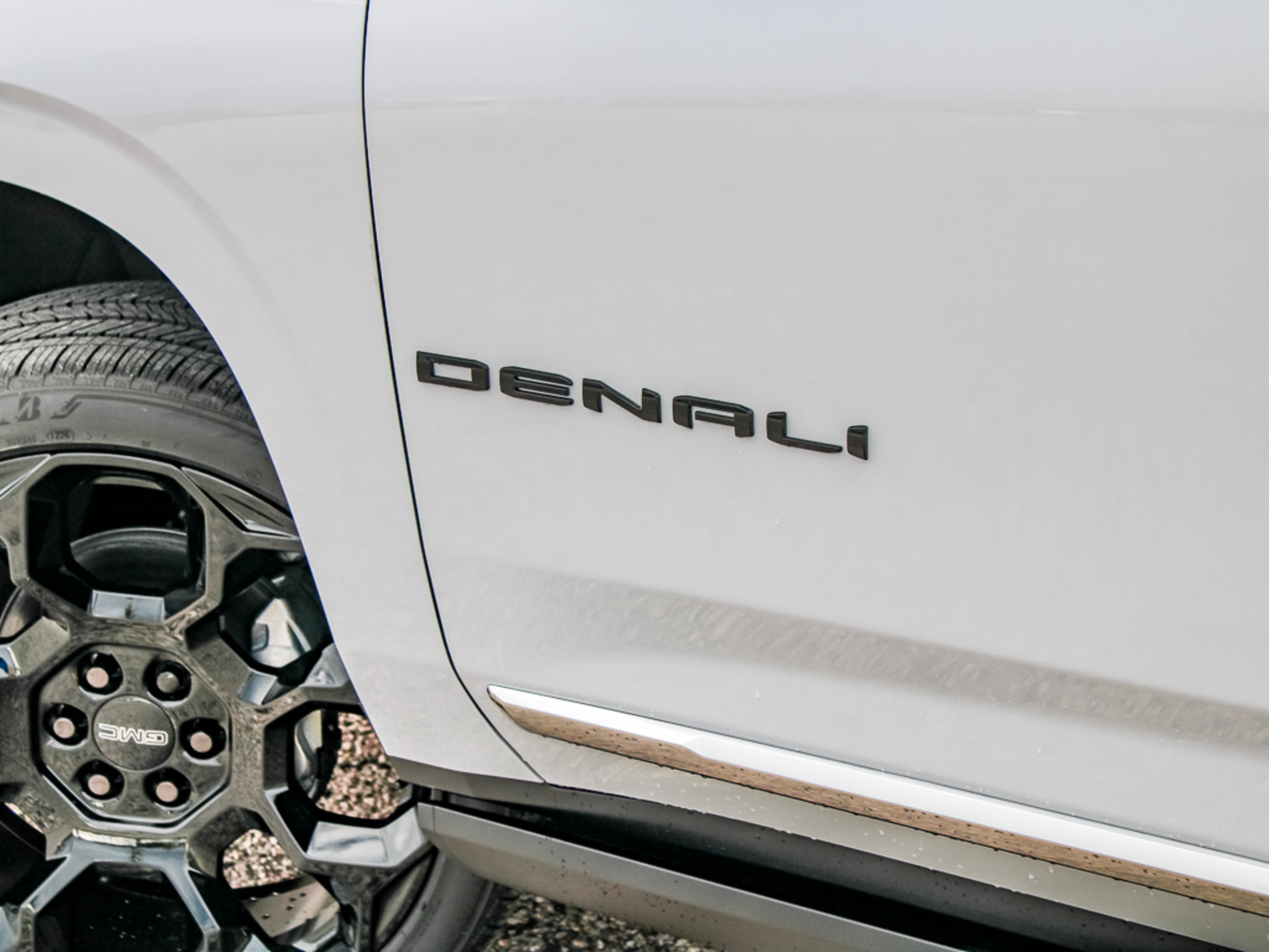 New 2026 GMC Yukon XL Denali w/ Denali Reserve Package AWD/4WD image 13