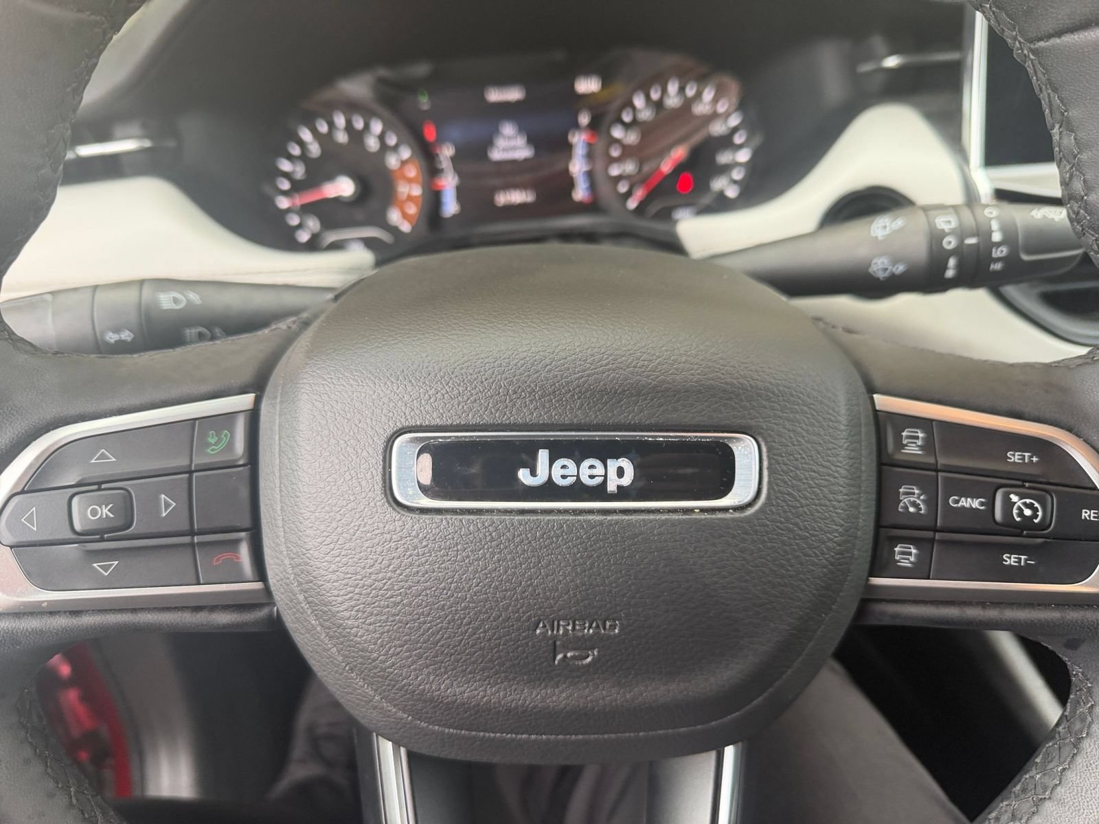 Used 2025 Jeep Compass Limited AWD/4WD image 28