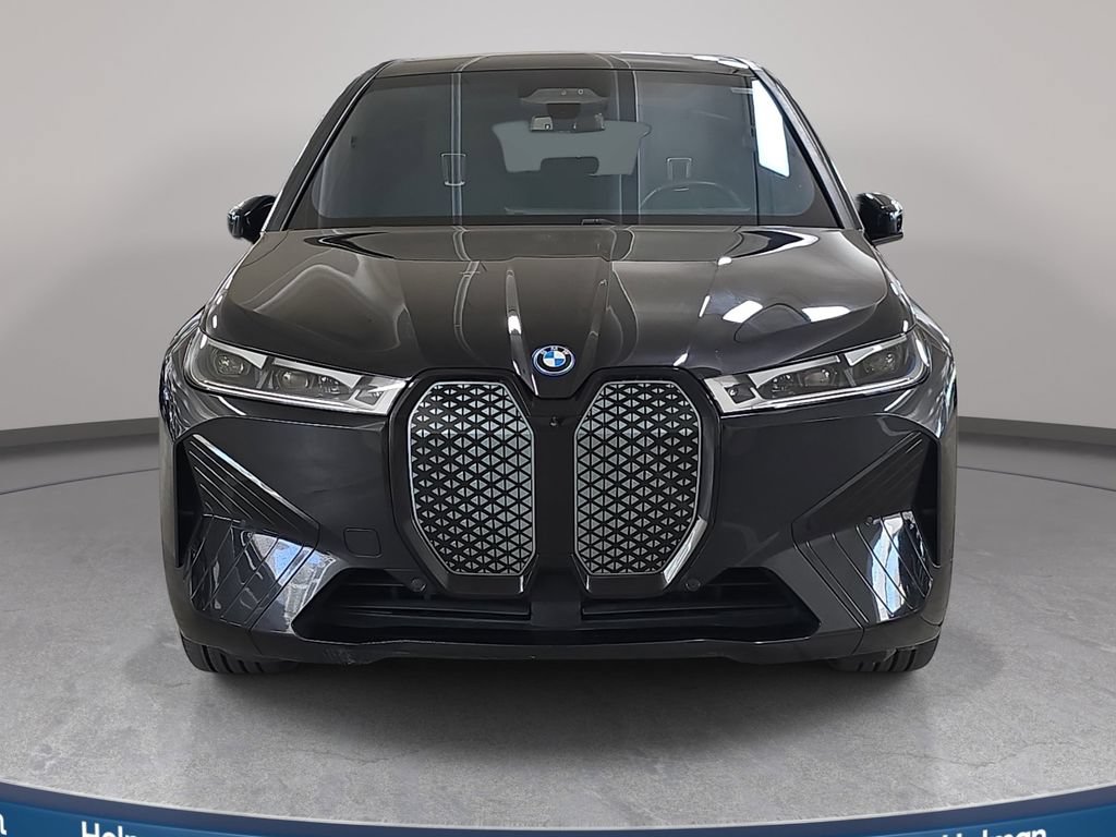 Used 2023 BMW iX xDrive50 w/ Ultimate Package 2 AWD/4WD image 3