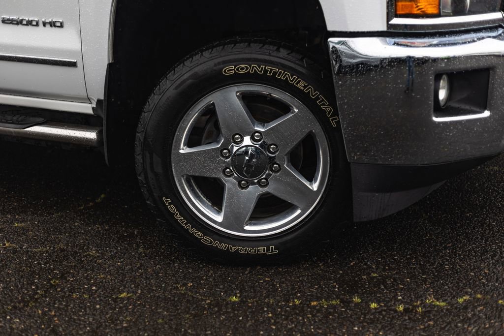 Used 2015 Chevrolet Silverado 2500 LTZ w/ LTZ Plus Package AWD/4WD image 4