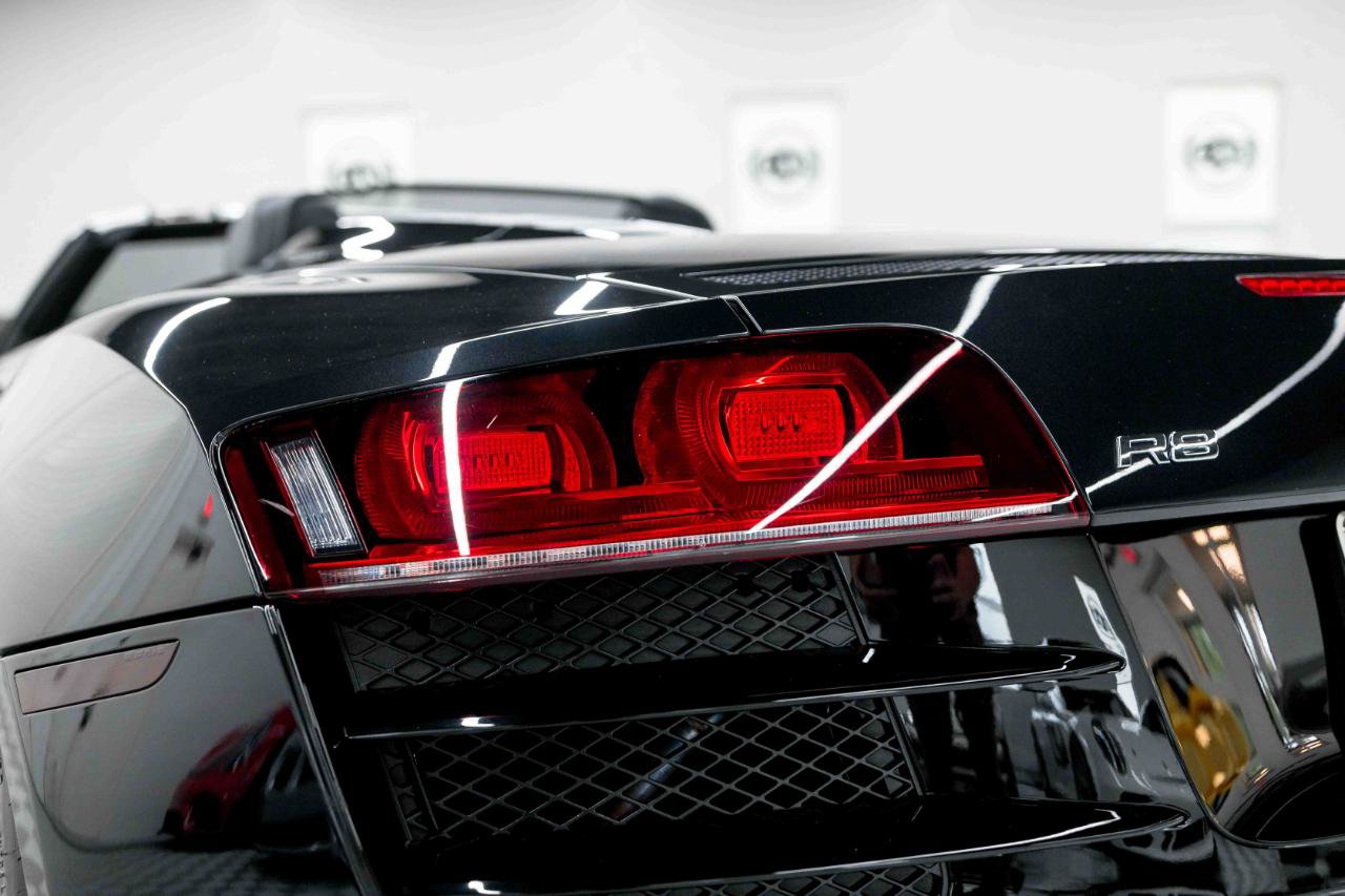 Used 2011 Audi R8 V10 AWD/4WD image 17