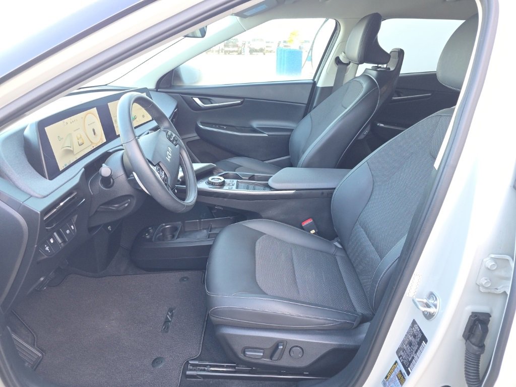 Used 2024 Kia EV6 Light image 9