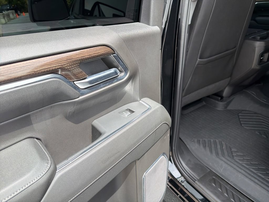 Used 2024 Chevrolet Silverado 1500 LT Trail Boss w/ LT Trail Boss Premium Package AWD/4WD image 47