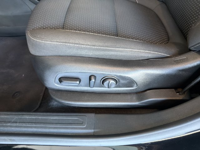 Used 2021 GMC Acadia SLE w/ Driver Convenience Package FWD image 21