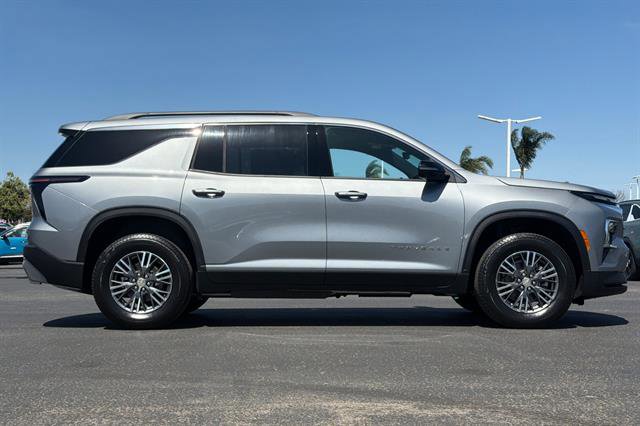 New 2026 Chevrolet Traverse LT FWD image 3