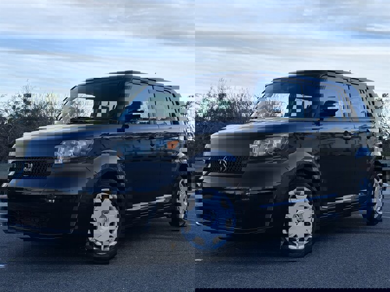 Used 2008 Scion xB image 1