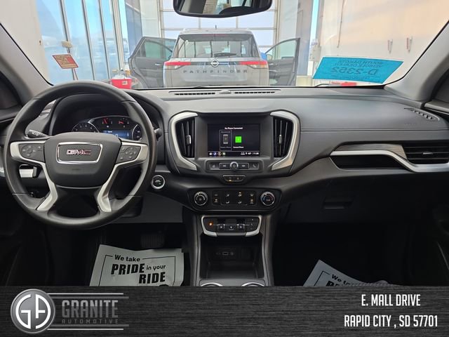 Used 2024 GMC Terrain SLE image 12