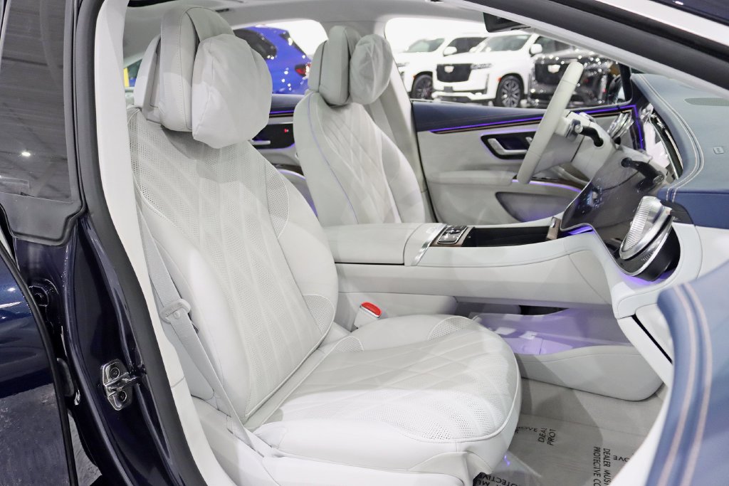 Used 2023 Mercedes-Benz EQS 580 4MATIC Sedan image 30