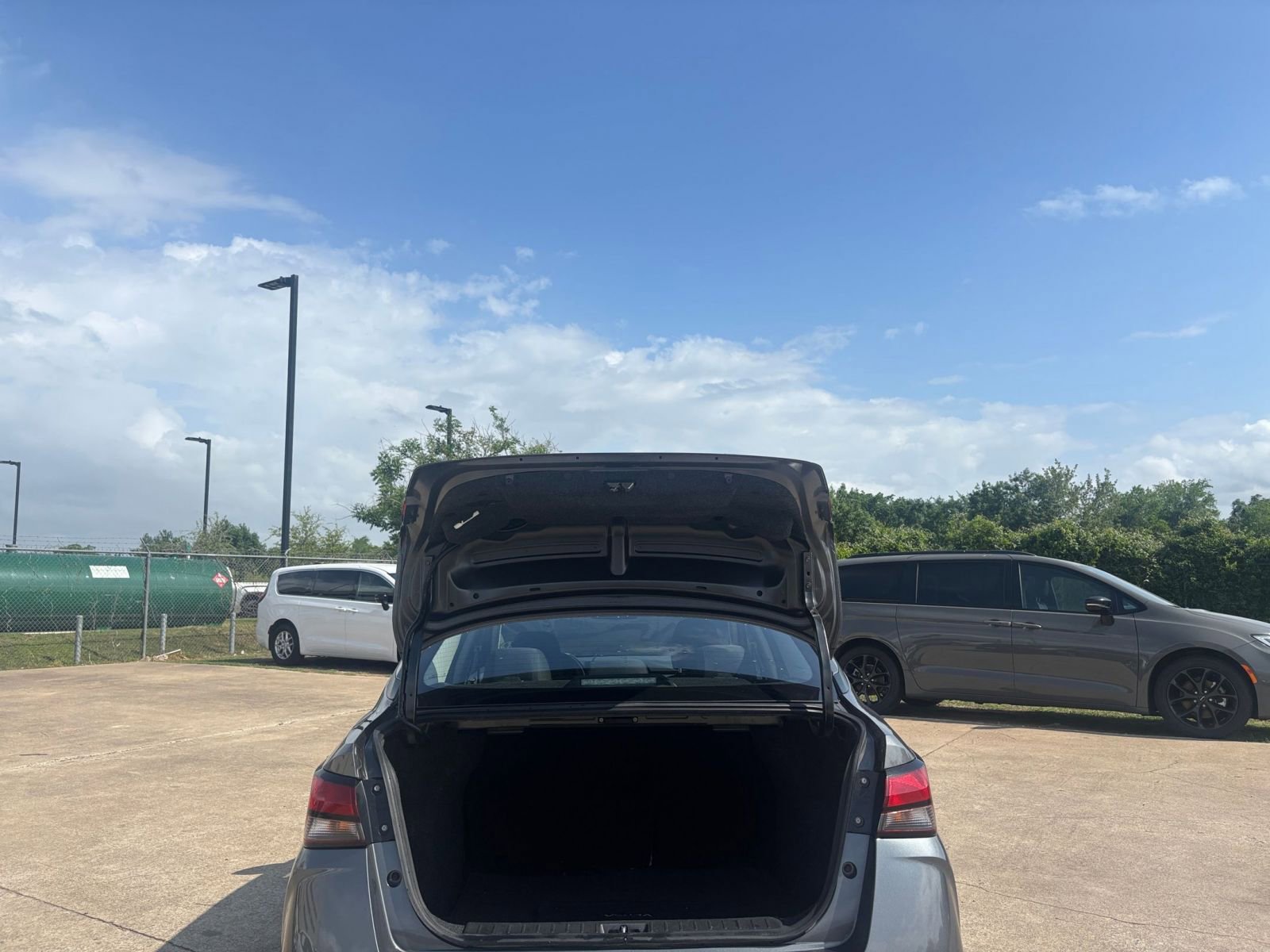 Used 2025 Nissan Versa SV image 29